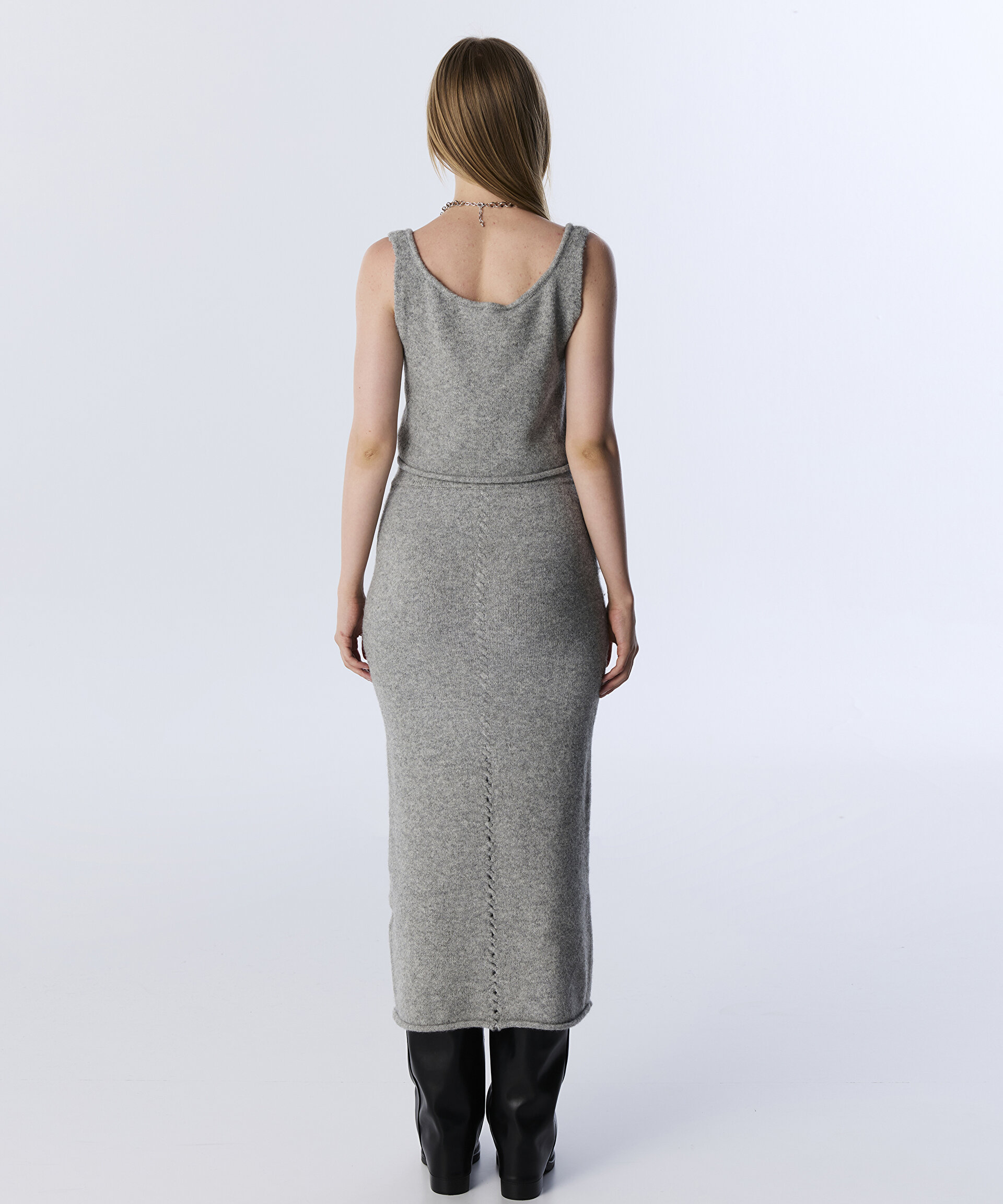 CUTOUT DETAYLI ETEK