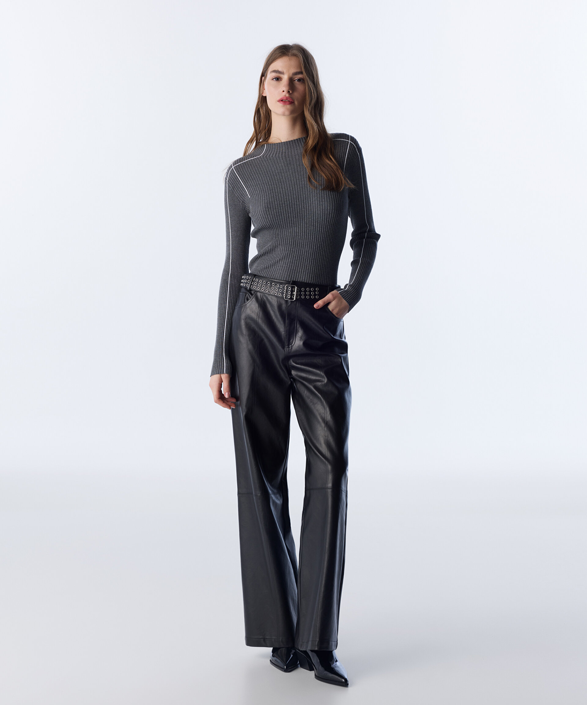 DERİ GÖRÜNÜMLÜ WIDE LEG FİT PANTOLON