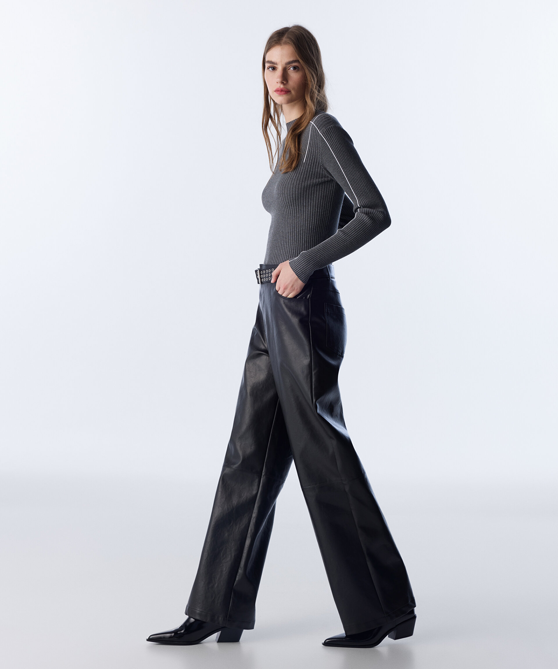 DERİ GÖRÜNÜMLÜ WIDE LEG FİT PANTOLON
