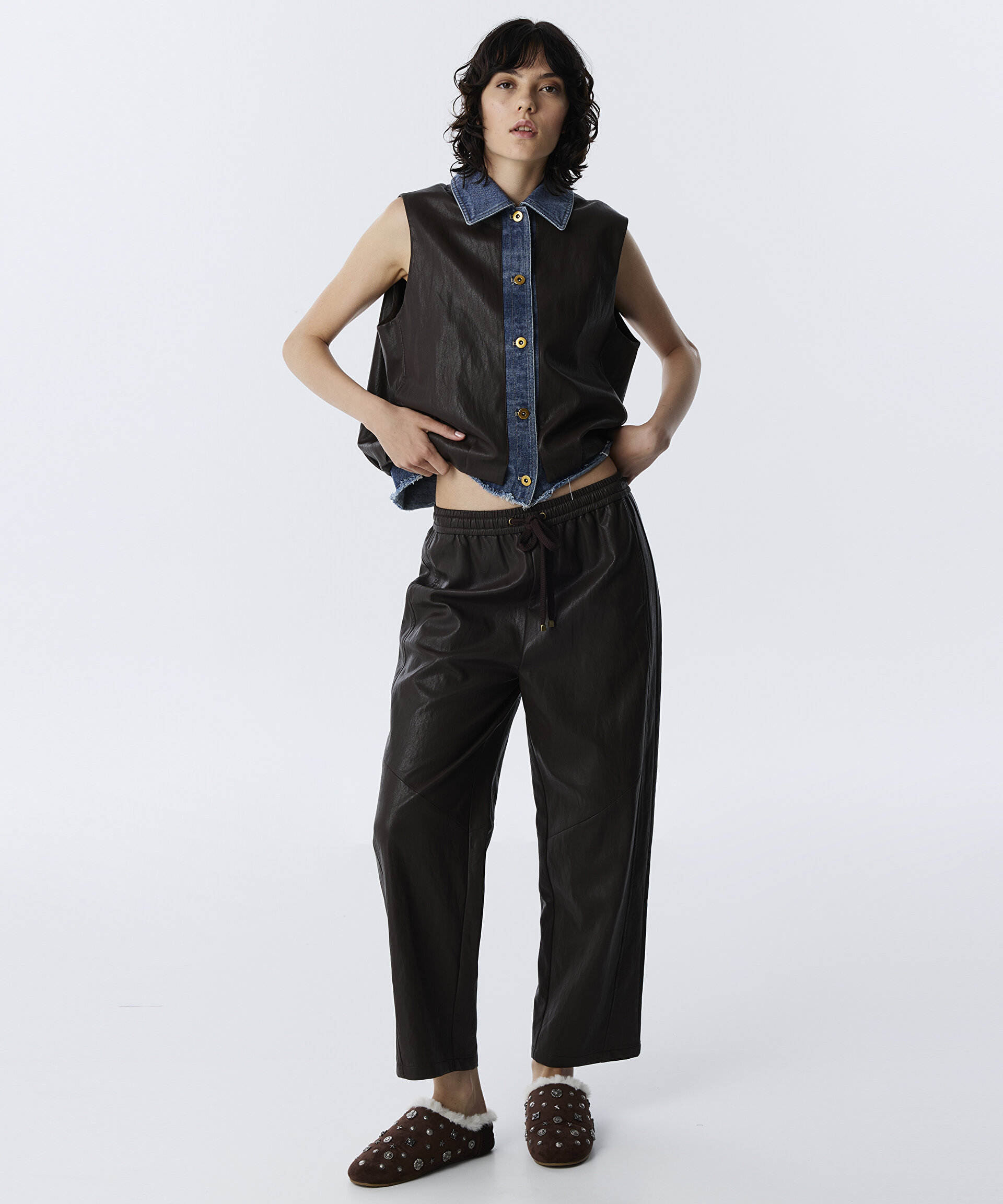 DERİ GÖRÜNÜMLÜ STRAIGHT PANTOLON