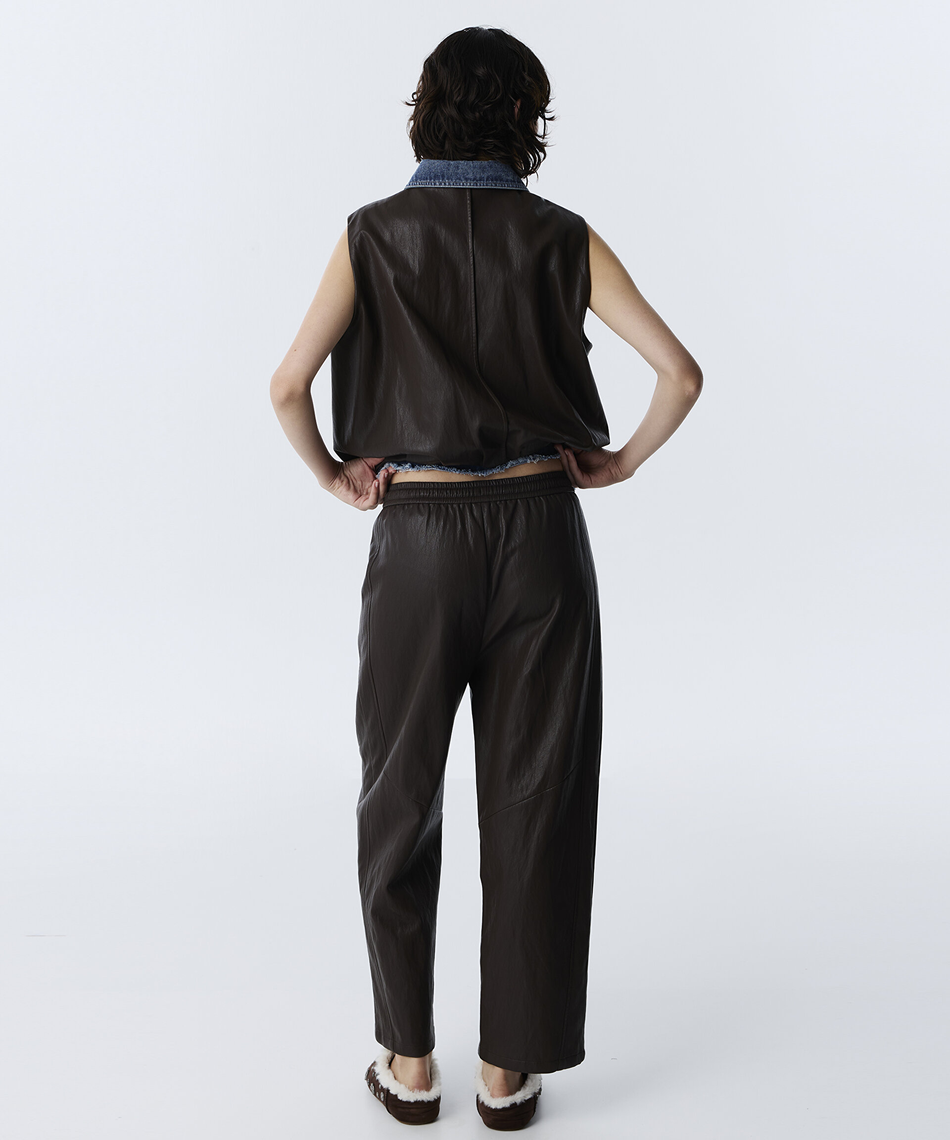 DERİ GÖRÜNÜMLÜ STRAIGHT PANTOLON