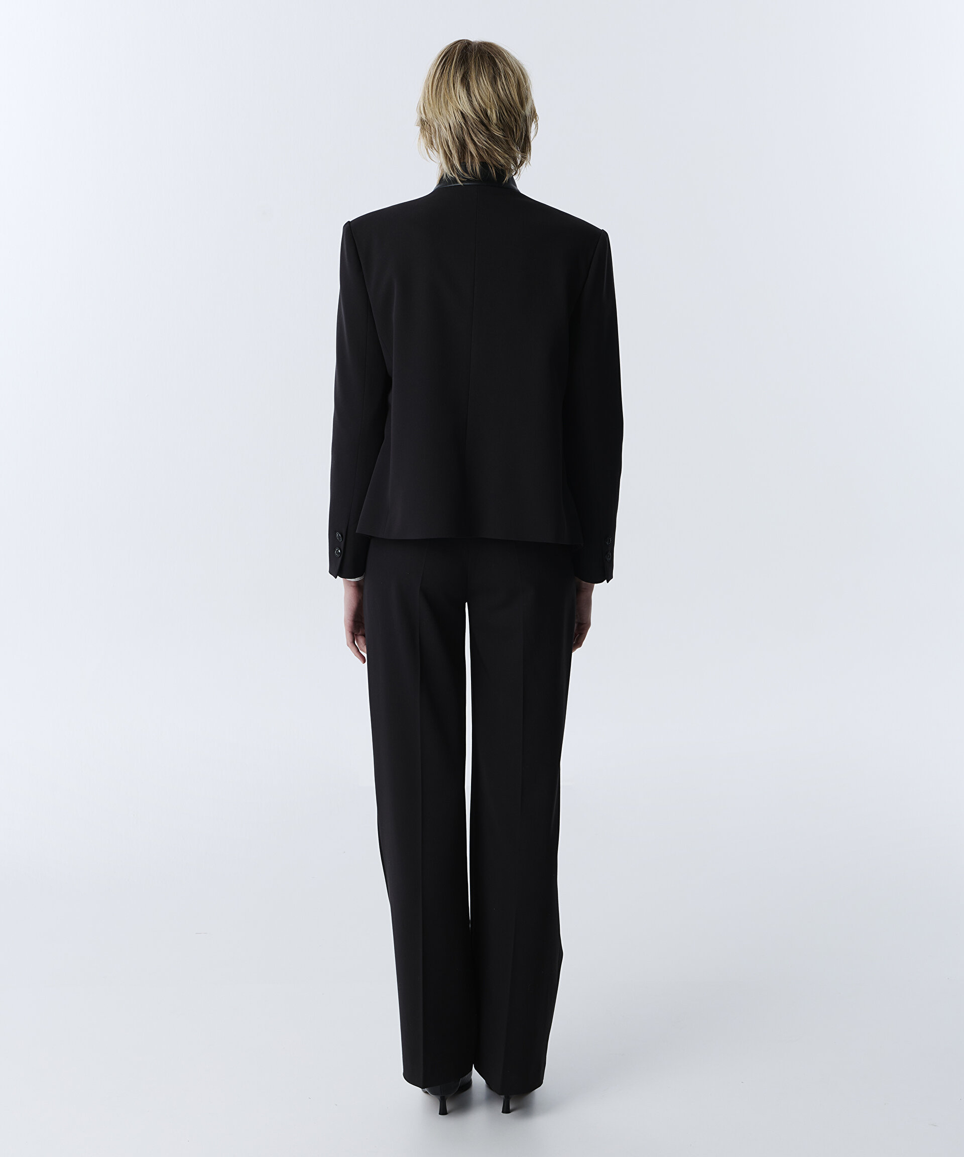 KONTRAST YAKA ASİMETRİK BLAZER