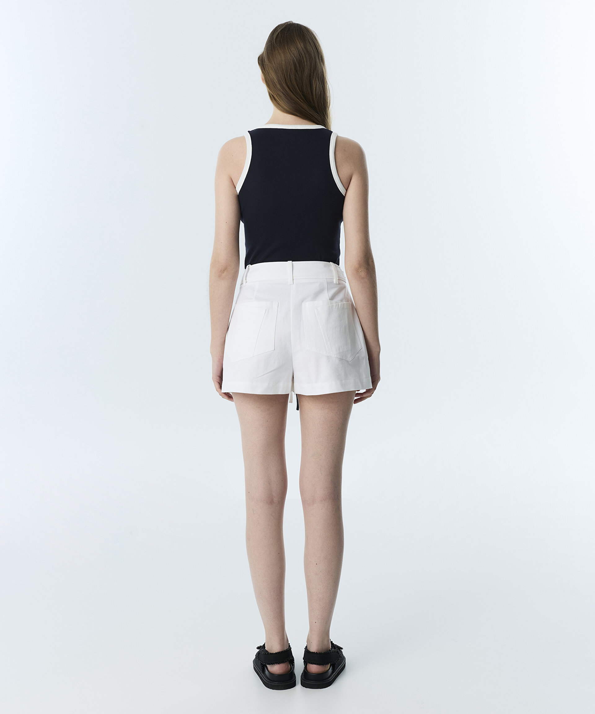 COLORBLOCK BİYELİ KEMERLİ ŞORT