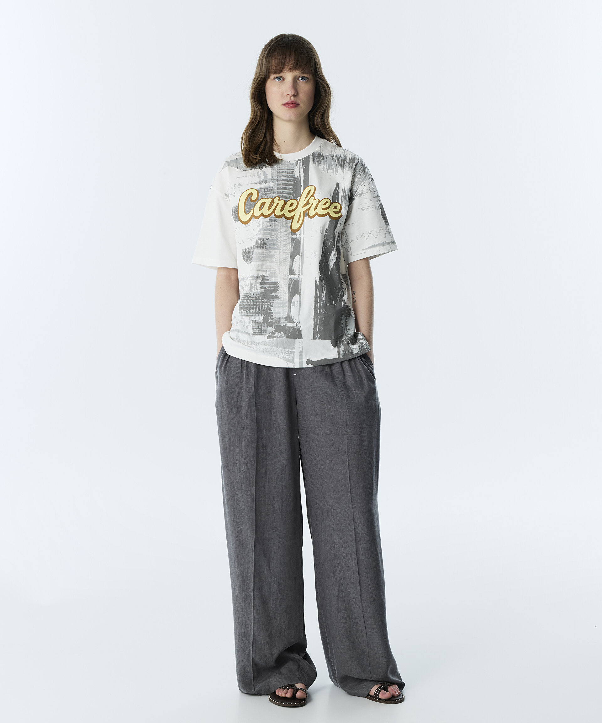 SLOGAN VE GÖRSEL BASKILI OVERSIZE TİŞÖRT