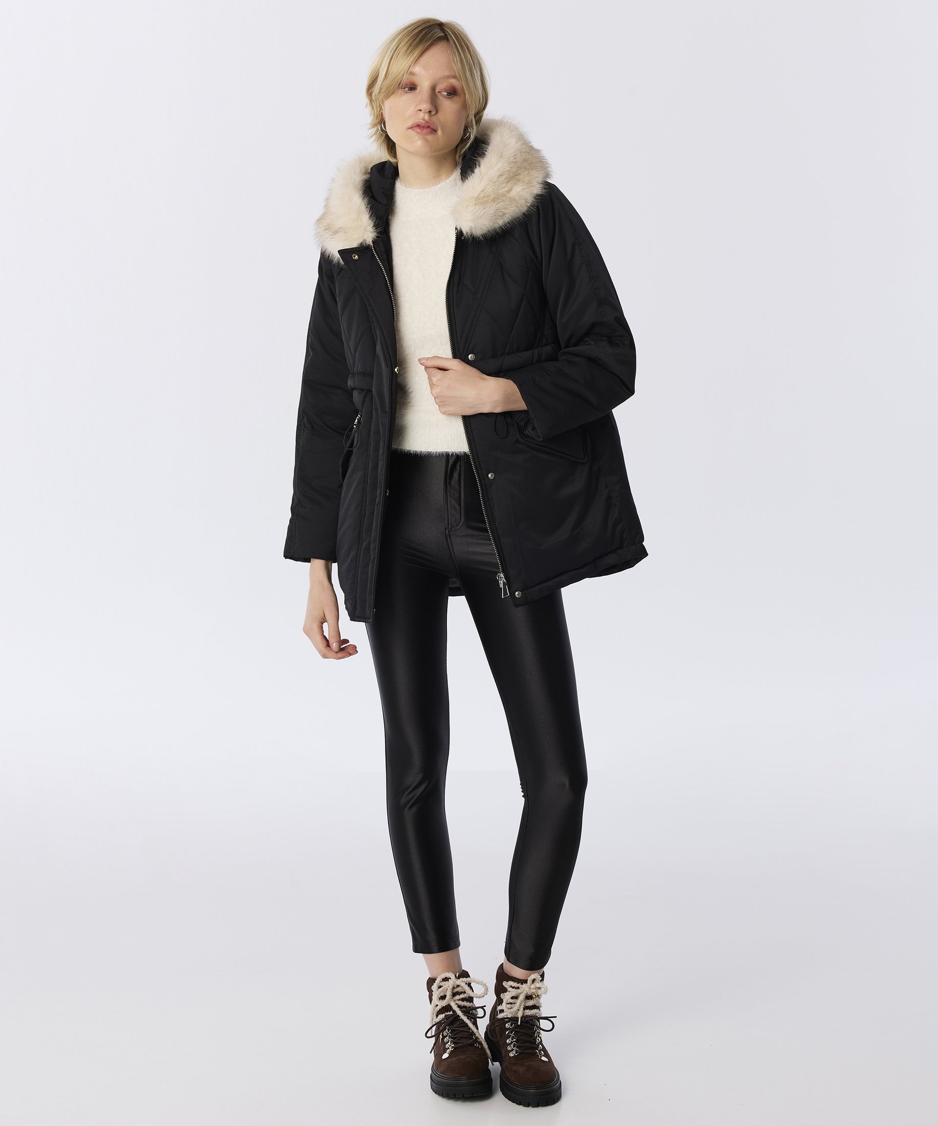 ÇIKARILABİLİR YAKALI PUFFER MONT