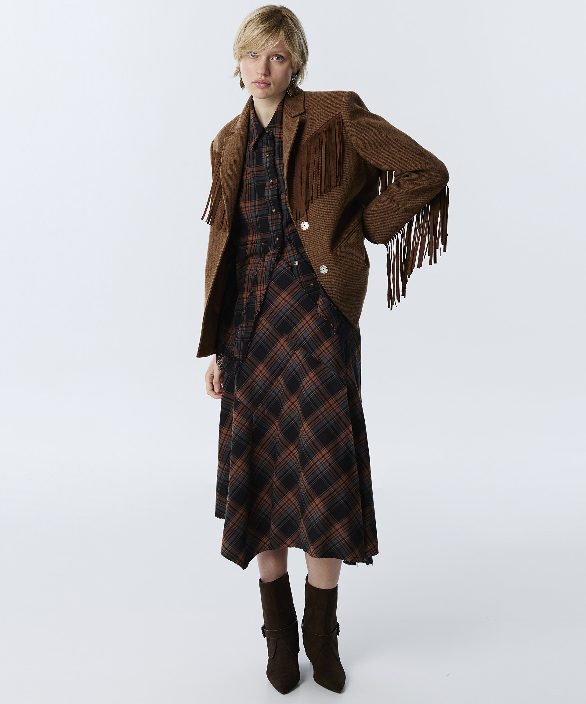 YÜN İÇERİKLİ PÜSKÜLLÜ BLAZER