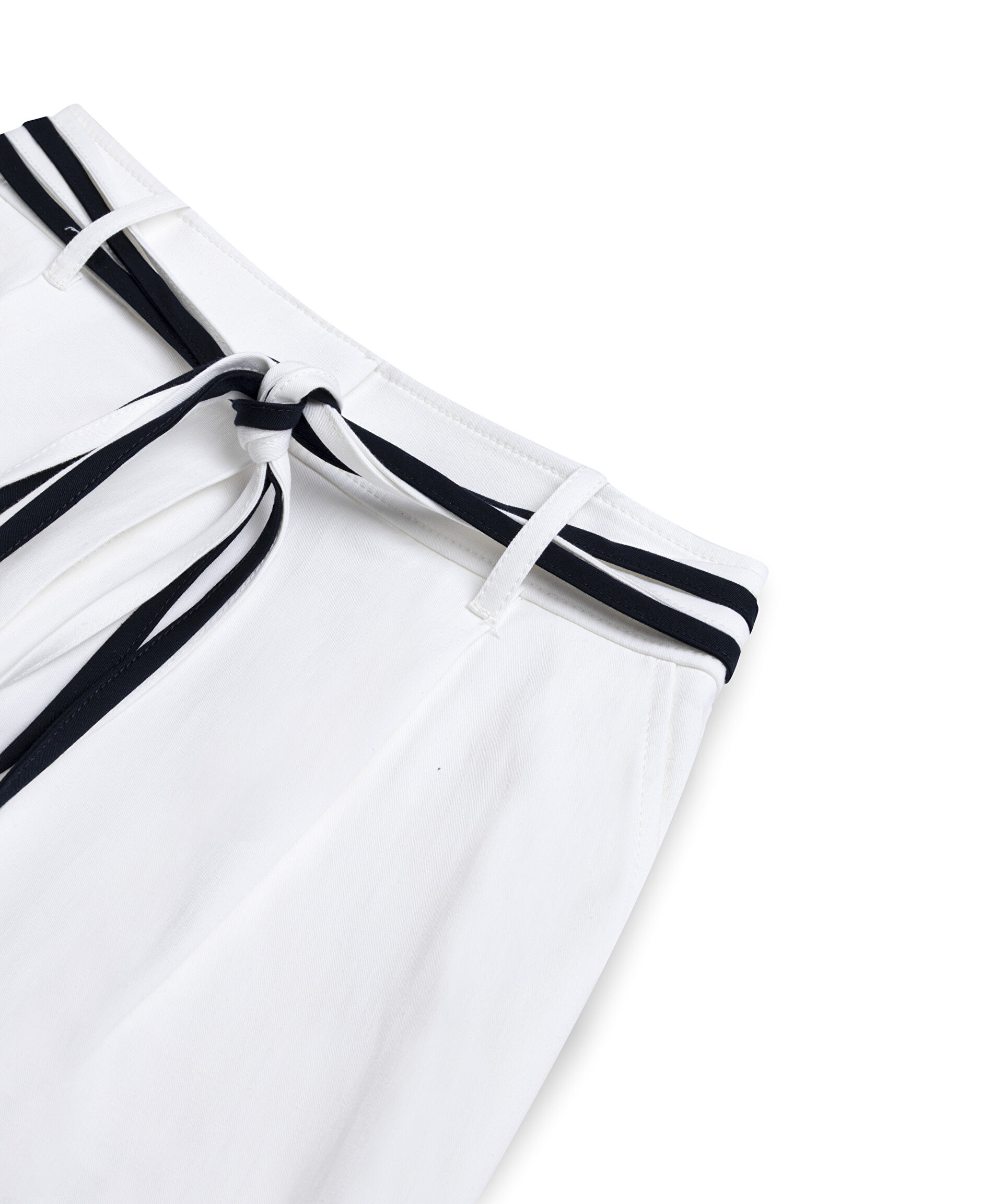 Twist Ekru Colorblock Biyeli Kemerli Şort görsel 6