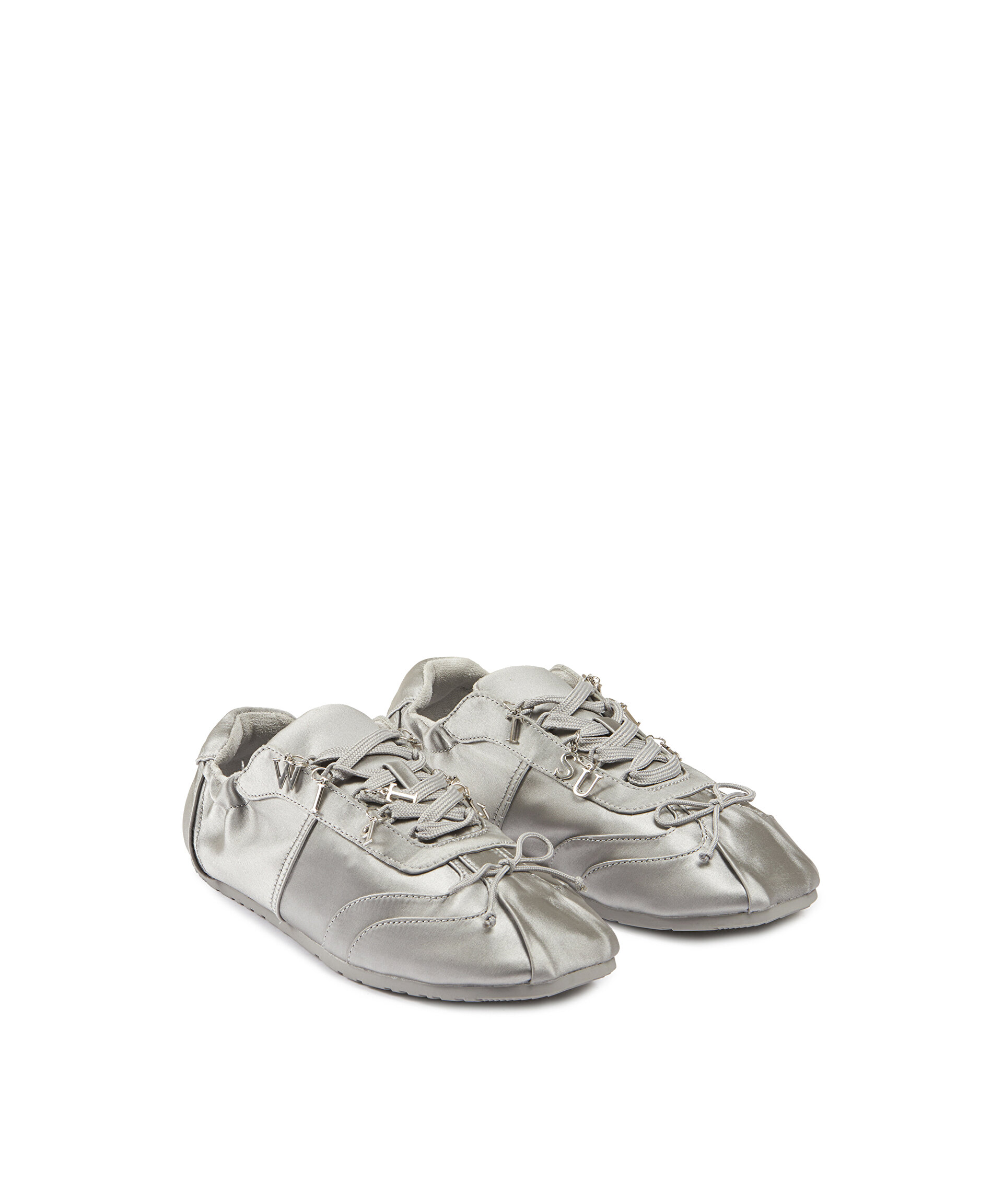 METALİK DOKULU VE METAL AKSESUARLI SNEAKER