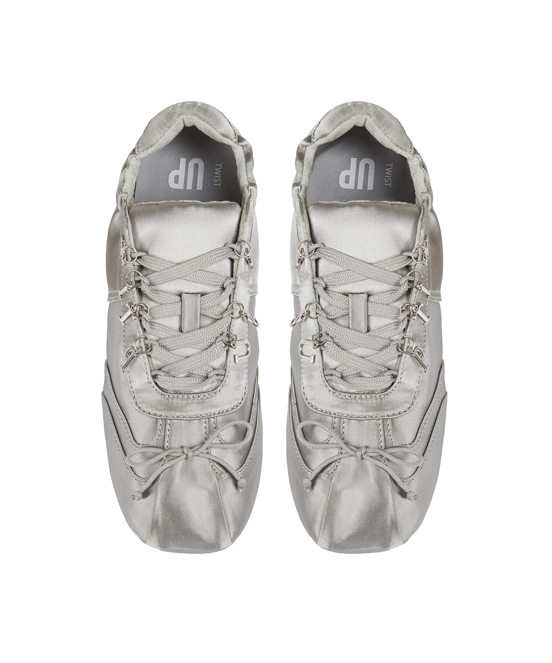 METALİK DOKULU VE METAL AKSESUARLI SNEAKER