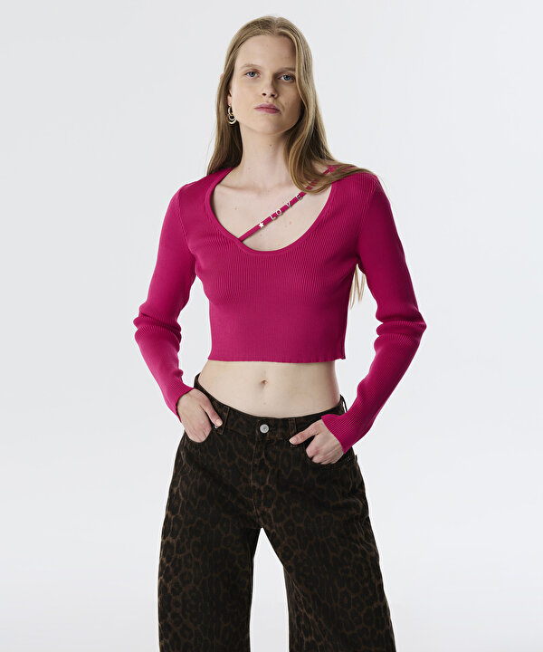 METAL AKSESUARLI CROP TRİKO-TW6250050163033-Pembe-Triko & Kazak