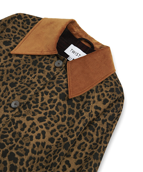 KONTRAST YAKA LEOPAR DESEN PARDÖSÜ-TW6260011111074-Kahverengi-Trençkot