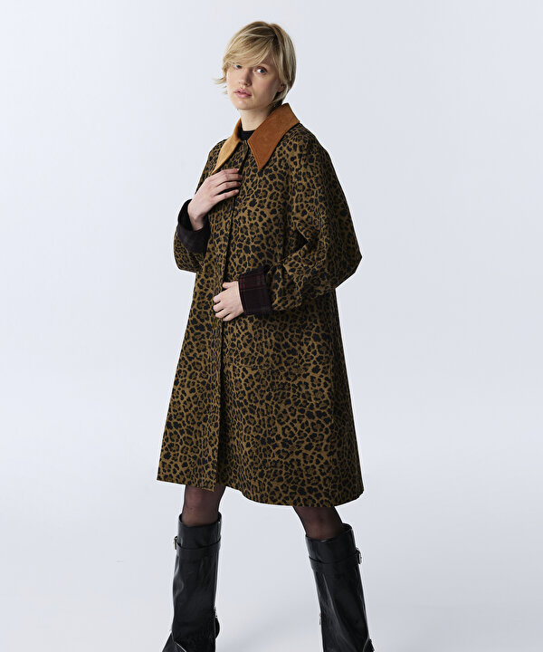 KONTRAST YAKA LEOPAR DESEN PARDÖSÜ-TW6260011111074-Kahverengi-Trençkot