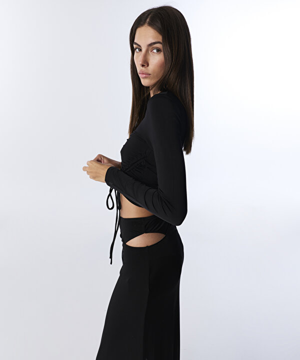 ÖNDEN BAĞLAMALI BÜZGÜLÜ BLUZ-TW6250006098001-Siyah-Bluz
