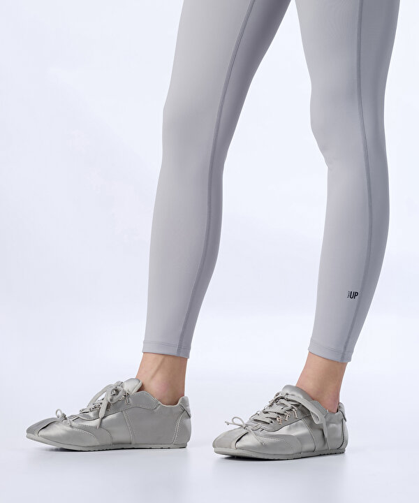 METALİK DOKULU VE METAL AKSESUARLI SNEAKER-TS1260062009005-Gri-Sneaker